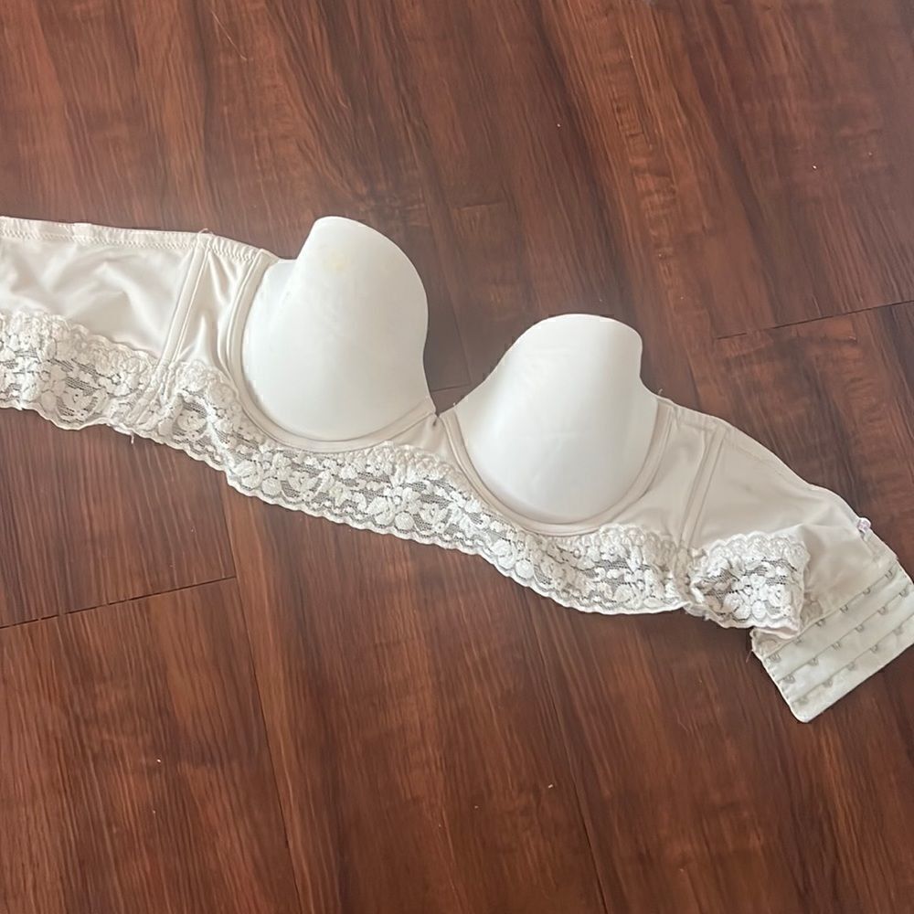 Size 34C Underwire Strapless Bra - Comes with Straps - Tan - Lace Bottom